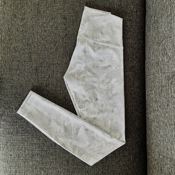 lululemon athletica Pants - Lululemon Wunder Under Hi-Rise Tight 28” Jasmine White Multi